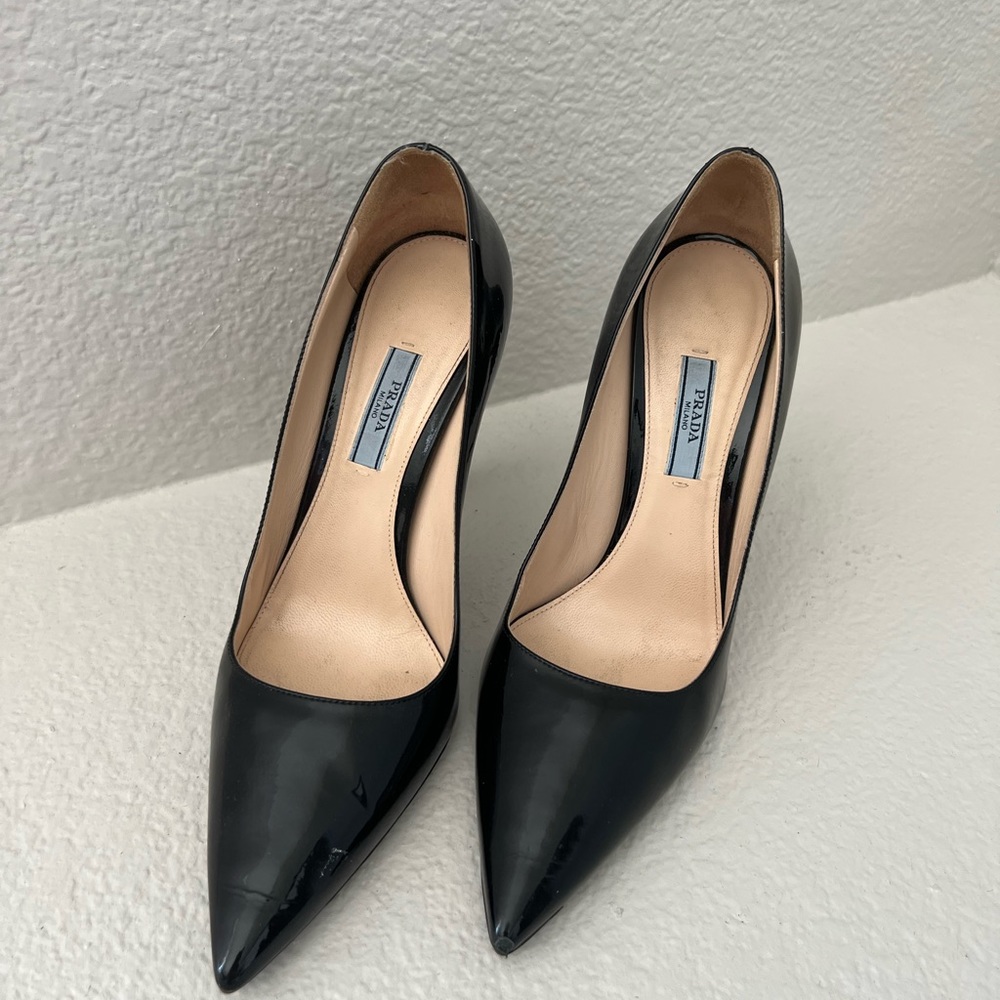 Worn and Refinished used Prada Saffiano patent leather pumps 39